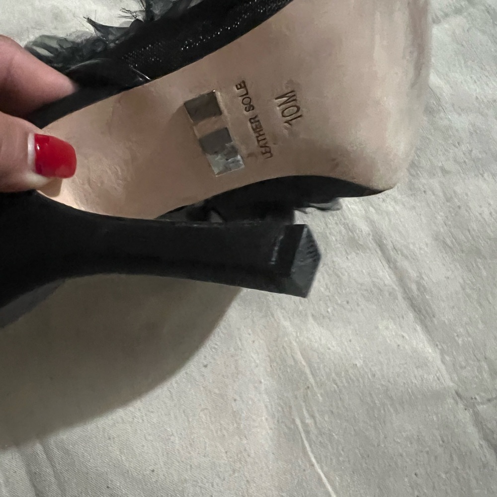Badgley Mischka Tulle bow, Peep Toe Stiletto Heels! - Picture 9 of 11